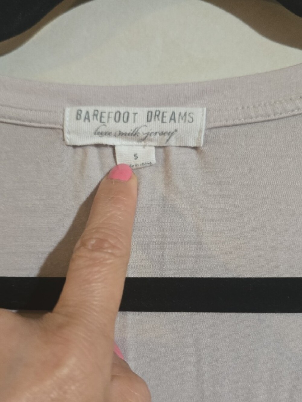 #138. Barefoot Dreams Luxe Milk Pajama Henley Tank Top. - Picture 4 of 6